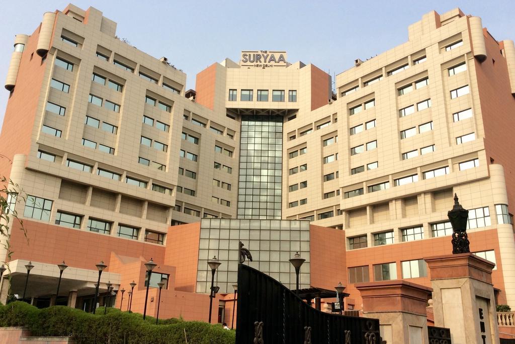 Отель The Suryaa Нью-Дели Экстерьер фото Suryaa Hospital