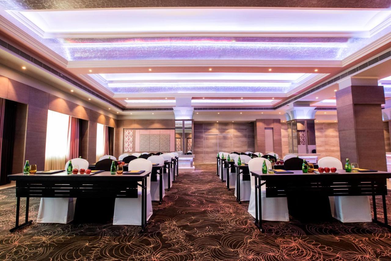 Отель The Suryaa Нью-Дели Экстерьер фото Meeting room